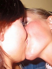 girls kissing megamix 81